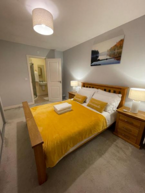 Holiday Home In Cardiff, Sleeps 8